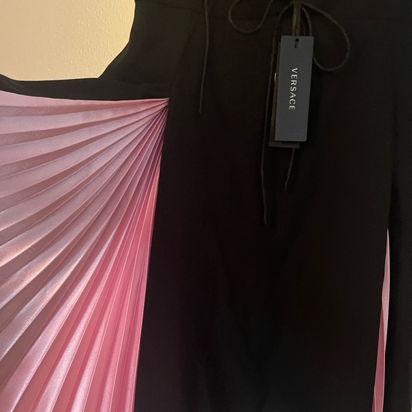 ***SOLD*** VERSACE Spring 2021 Runway Mini Dress NWT - Picture 17 of 17